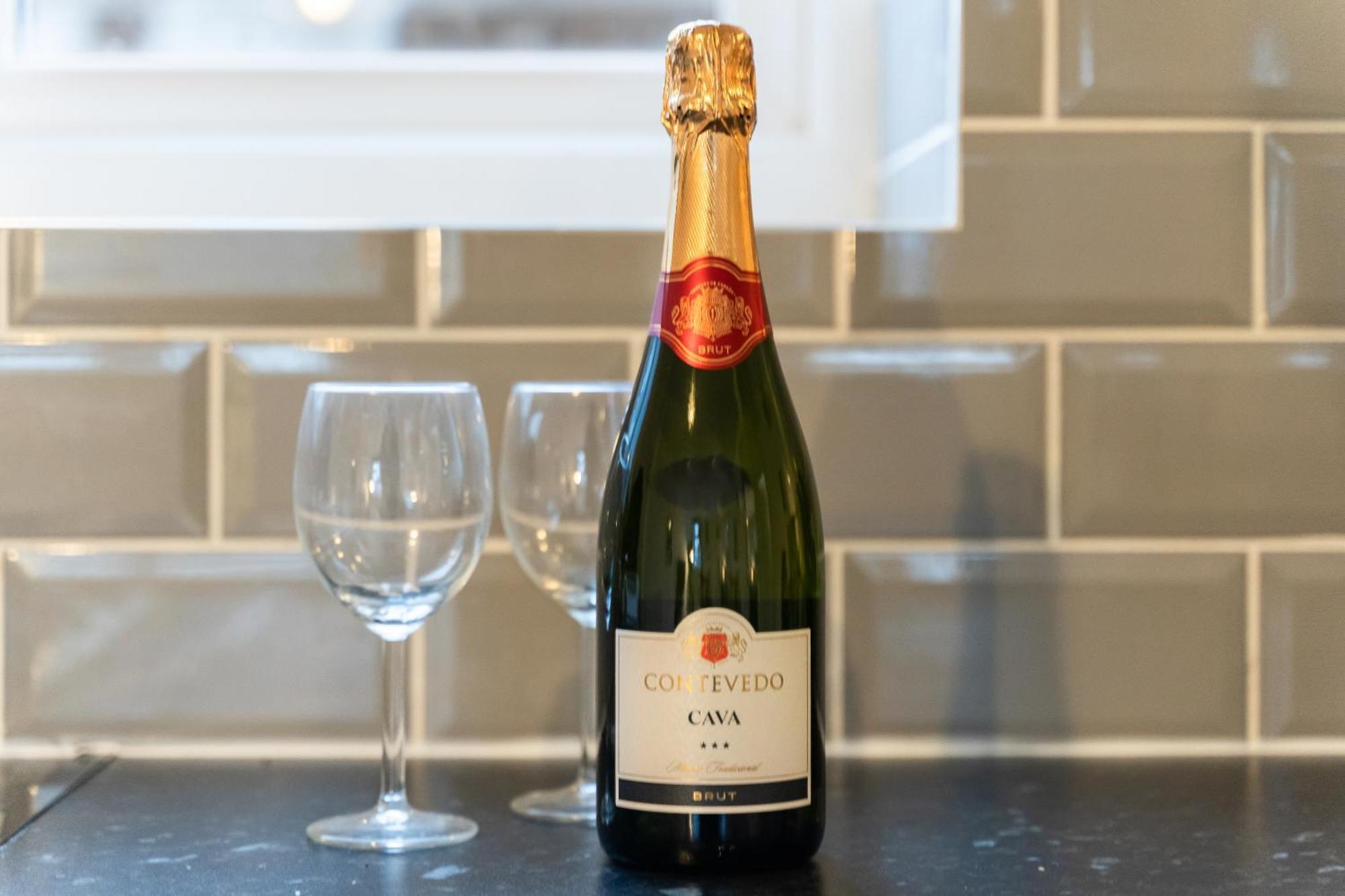 Cradley Heath Stylish New Apartment - Free Wifi & Netflix - Top Rated - 3Mh מראה חיצוני תמונה