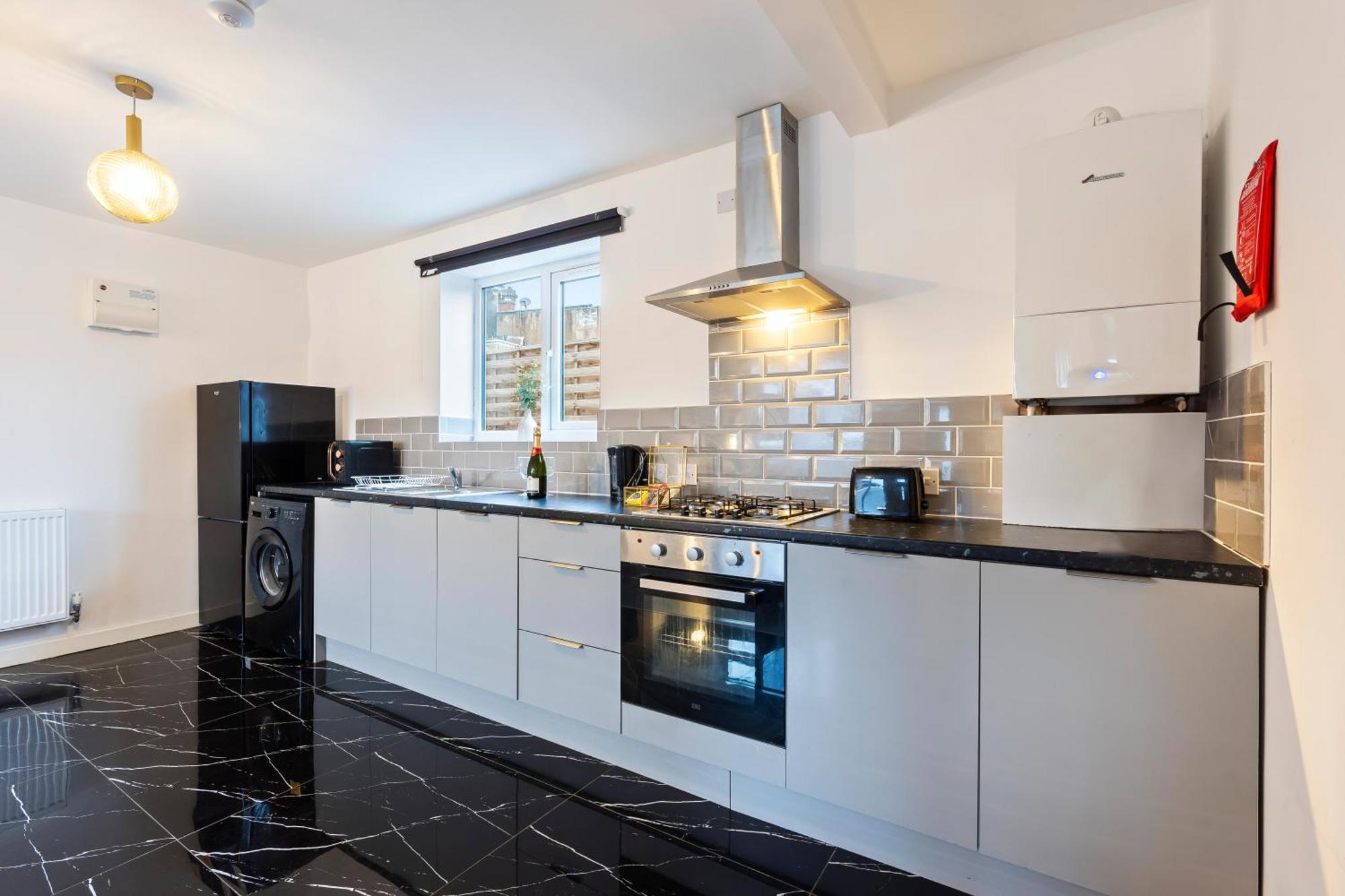 Cradley Heath Stylish New Apartment - Free Wifi & Netflix - Top Rated - 3Mh מראה חיצוני תמונה