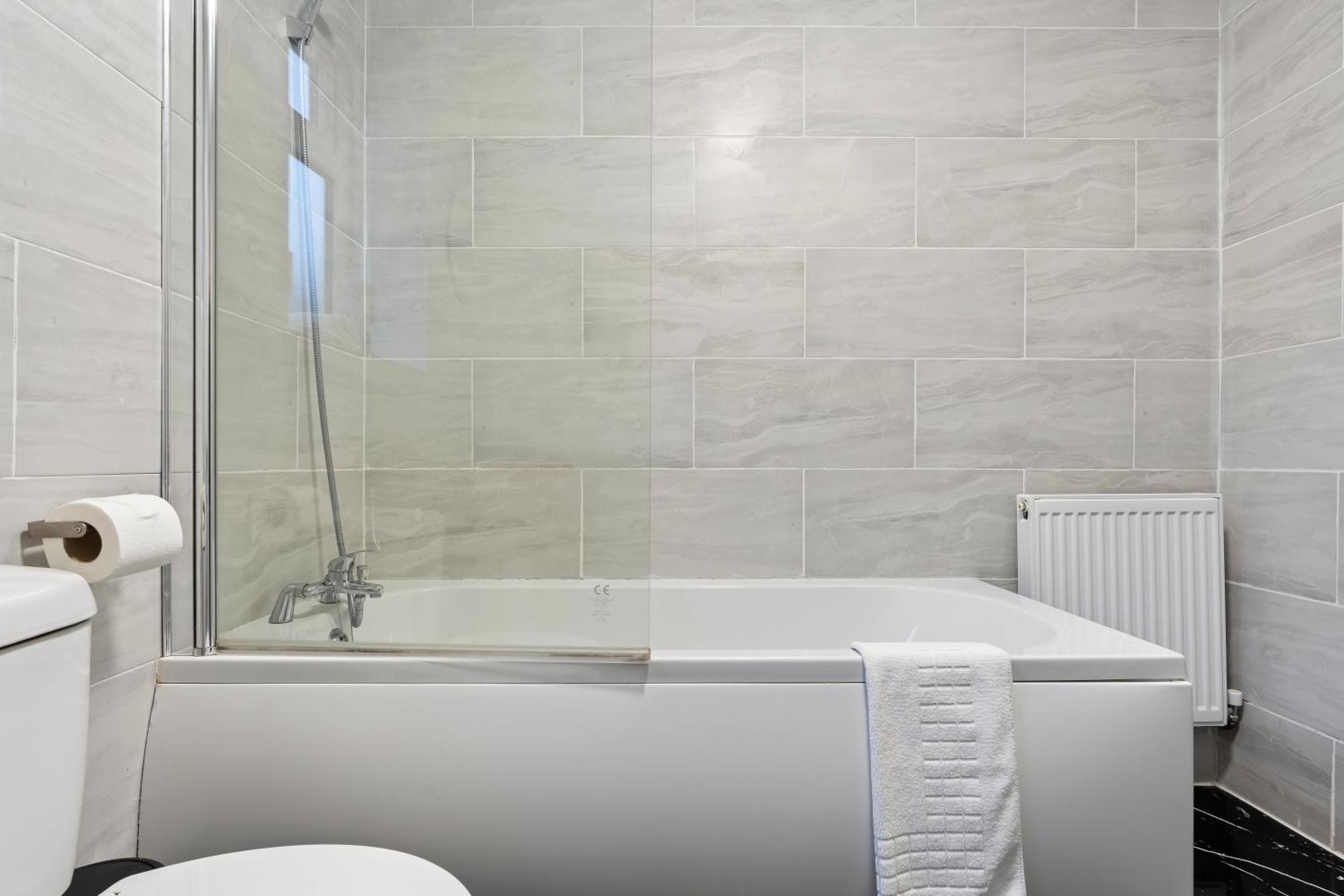 Cradley Heath Stylish New Apartment - Free Wifi & Netflix - Top Rated - 3Mh מראה חיצוני תמונה